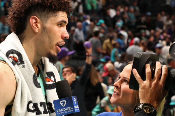 鲍尔因采访言论不当遭重罚，10万美金买教训！